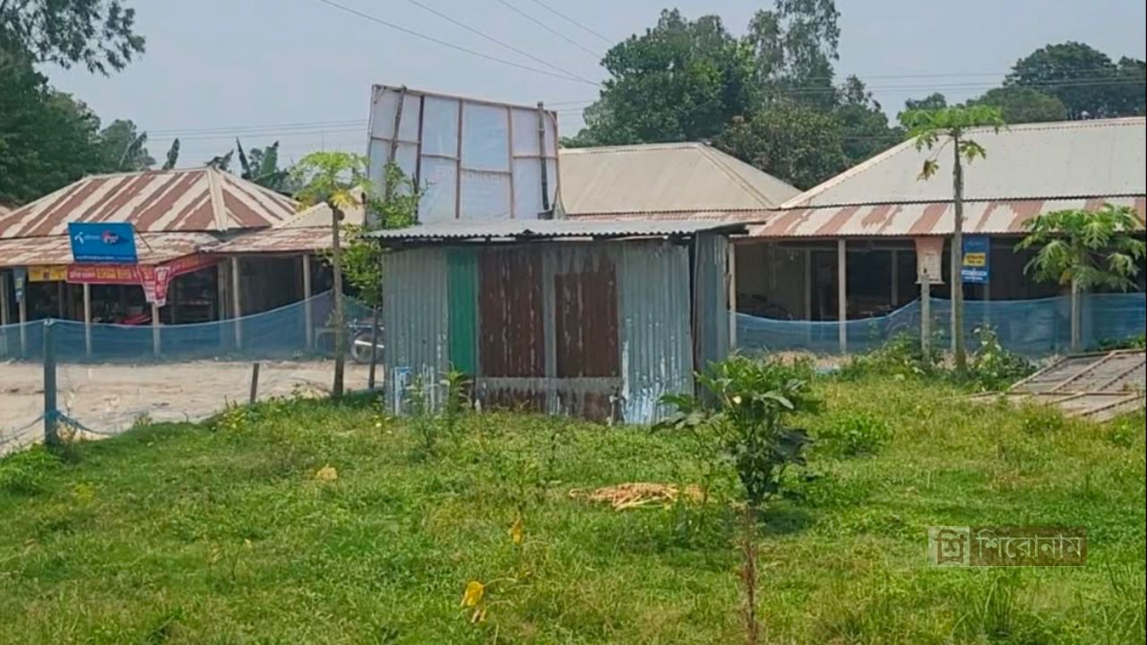 আদালতের নিষেধাজ্ঞা অমান্য করে জমি দখলের চেষ্টার অভিযোগ