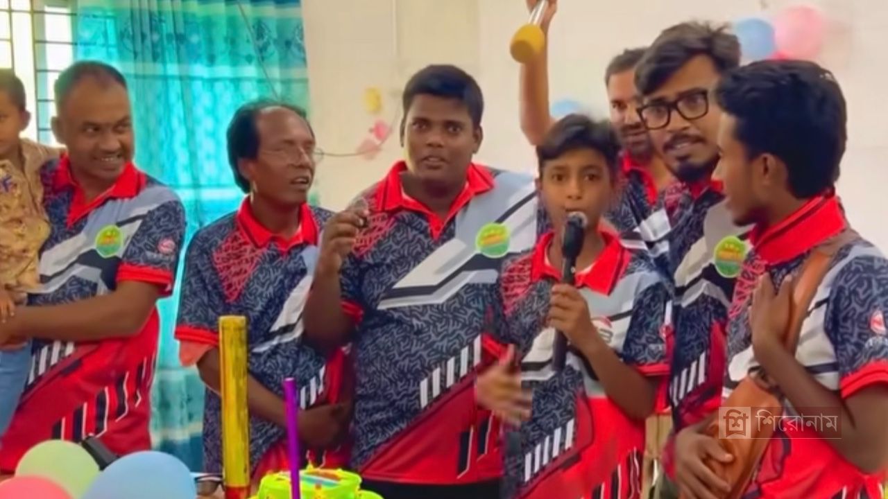 সরকারি কনফারেন্স রুমে ‘১ লাখ ফলোয়ার’ উৎসব! প্রতিষ্ঠান প্রধানের অনুমতি ছাড়াই আয়োজনের অভিযোগ