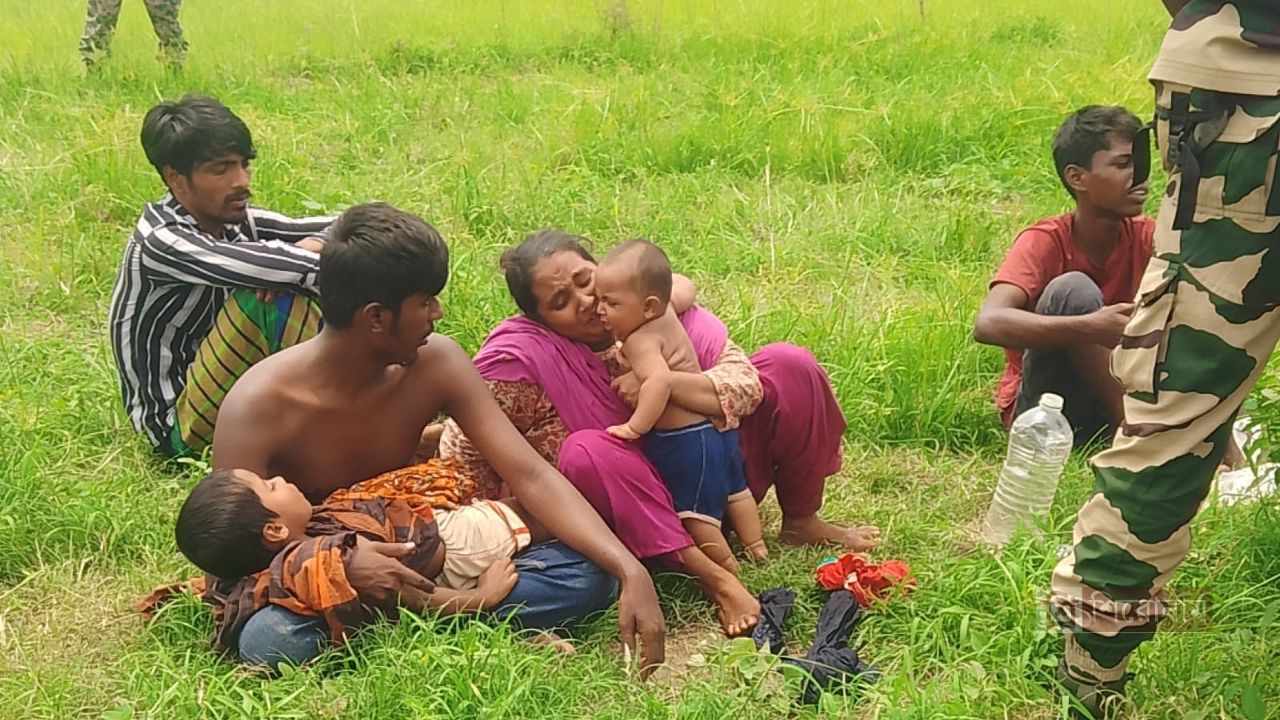 'আমার বাচ্চাগুলোরে একটু বাঁচান, রোদের তাপে পুড়ে যাবে'
