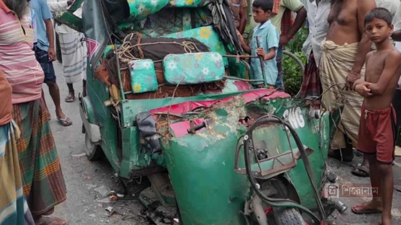 সিরাজগঞ্জে দাঁড়িয়ে থাকা ট্রাকে সিএনজির ধাক্কা, নিহত ২